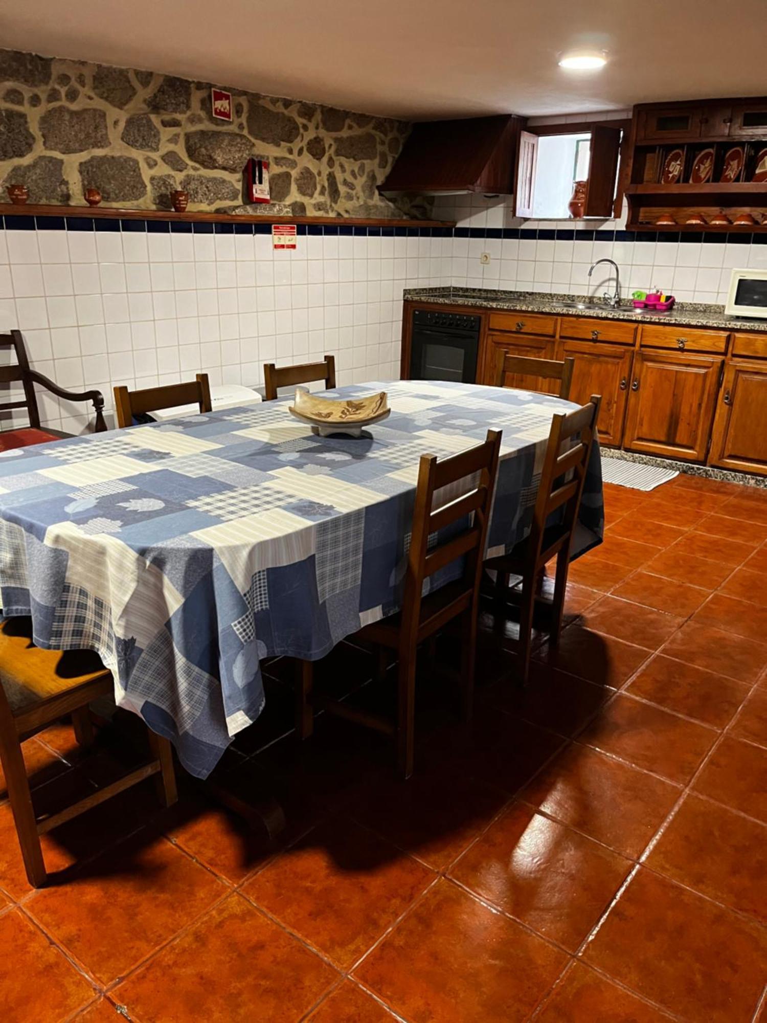 Gasthaus Casa Padre Alexandre Covide Exterior foto
